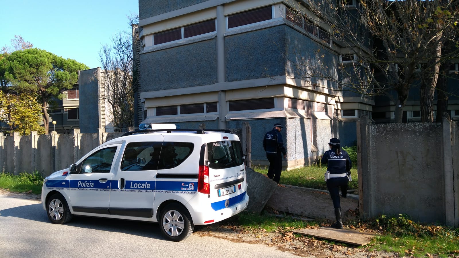 Nuovo intervento del nucleo antidegrado della Polizia Locale di Cesenatico foto 