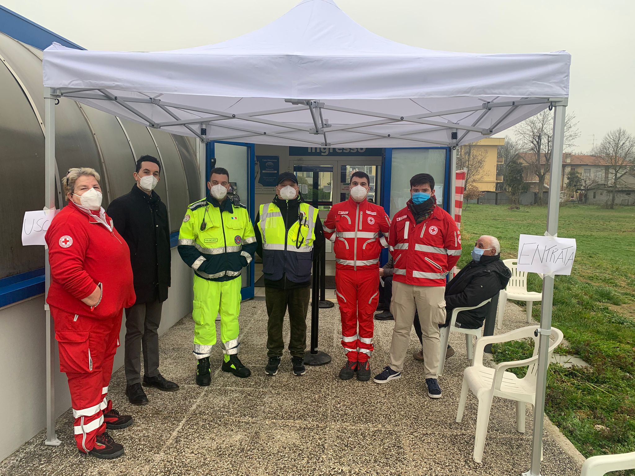 Primo giorno di vaccini alla Piscina Comunale di Cesenatico foto 